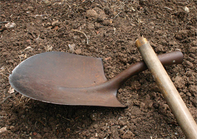 brokenshovel.jpg